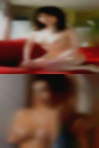 Into sexy mature women.