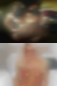 MS showing nude there pussy.